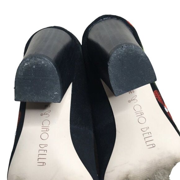 Ciao Bella Yasmin Suede Red Floral Embroidery Pump size 6m - Picture 6 of 7